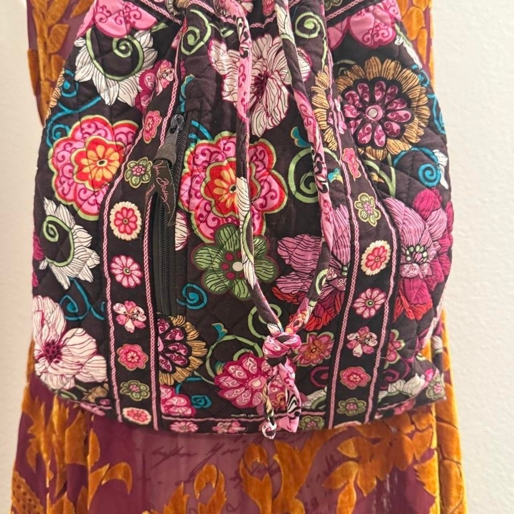 Rare retired Vera Bradley Mod Floral print Y2K print zip up backpack drawstring